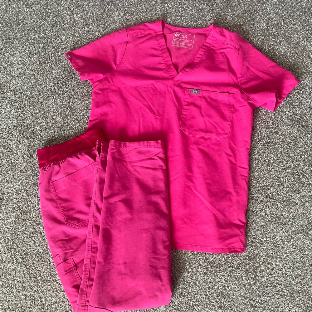 Figs shocking Pink Scrub Set